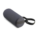 Coussin lombaire cylindrique noir avec sangle réglable.
